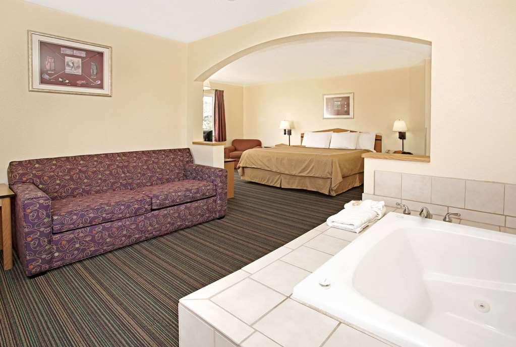 Days Inn & Suites By Wyndham Castle Rock Phòng bức ảnh