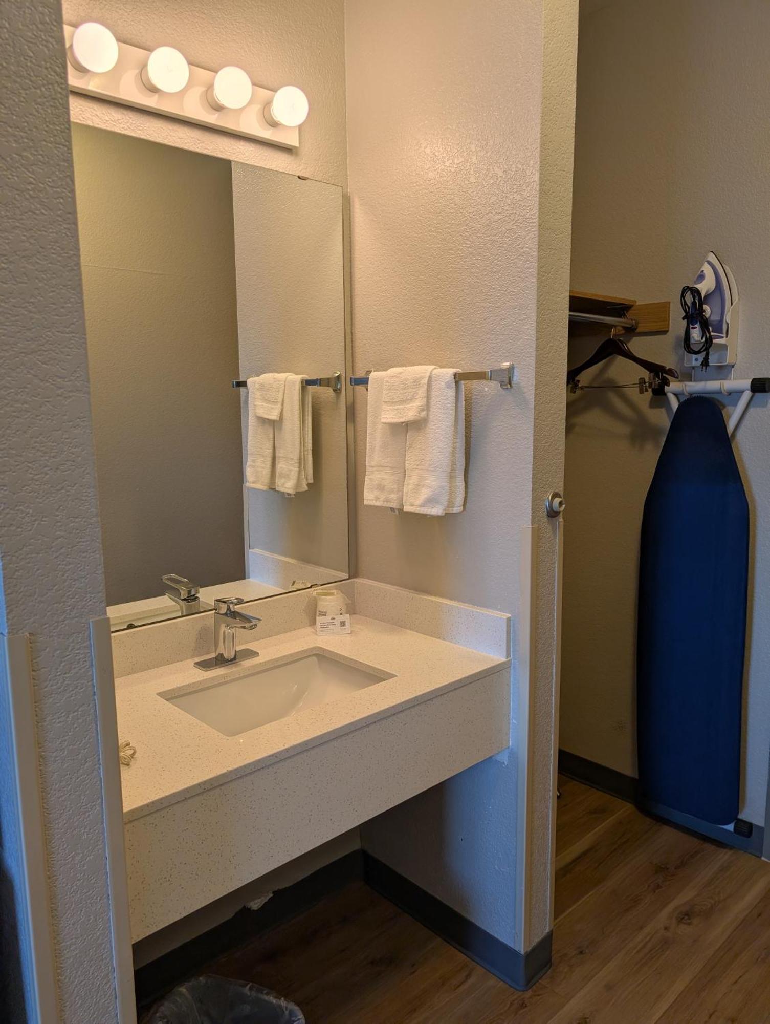 Days Inn & Suites By Wyndham Castle Rock Ngoại thất bức ảnh