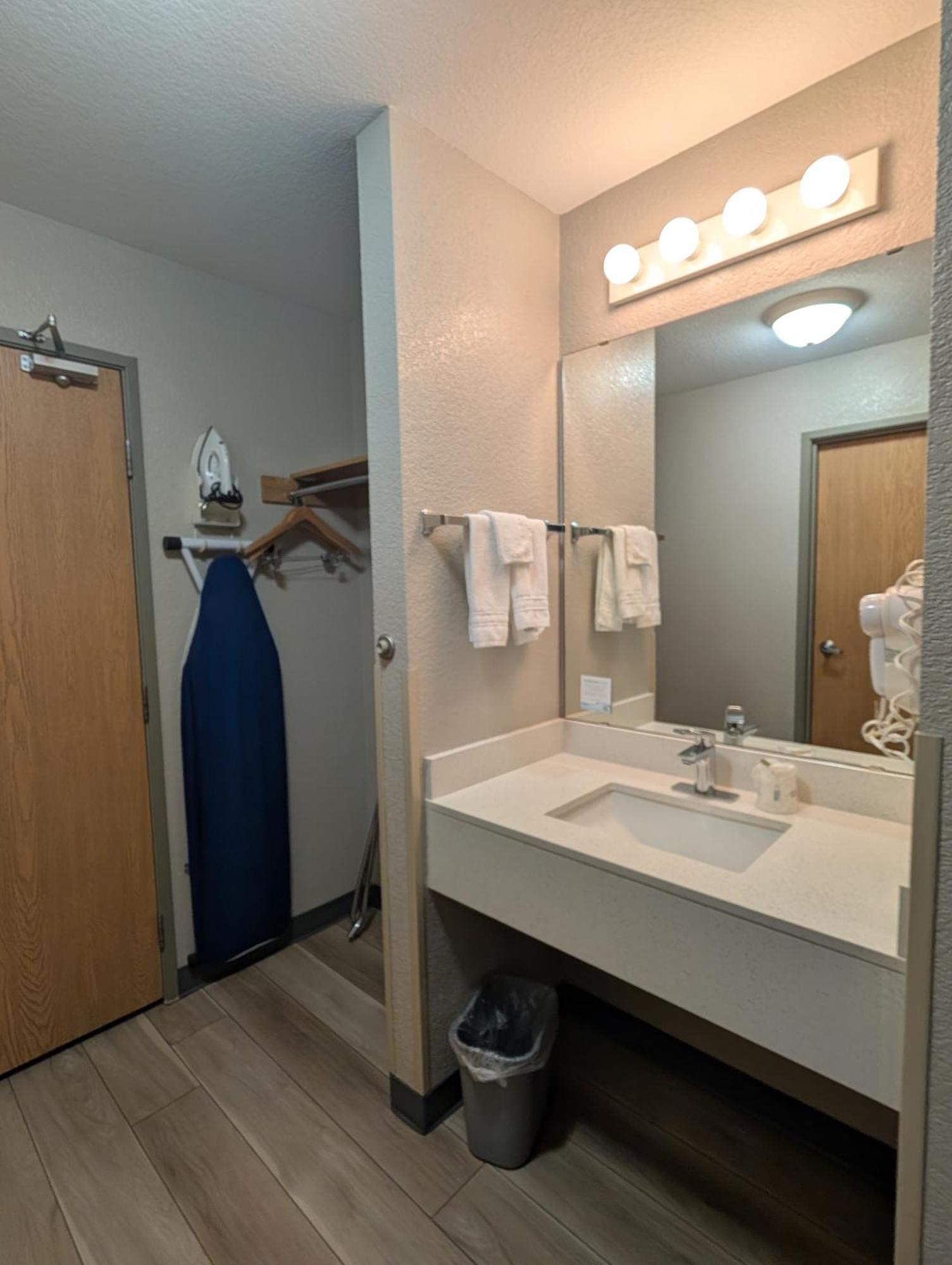 Days Inn & Suites By Wyndham Castle Rock Ngoại thất bức ảnh