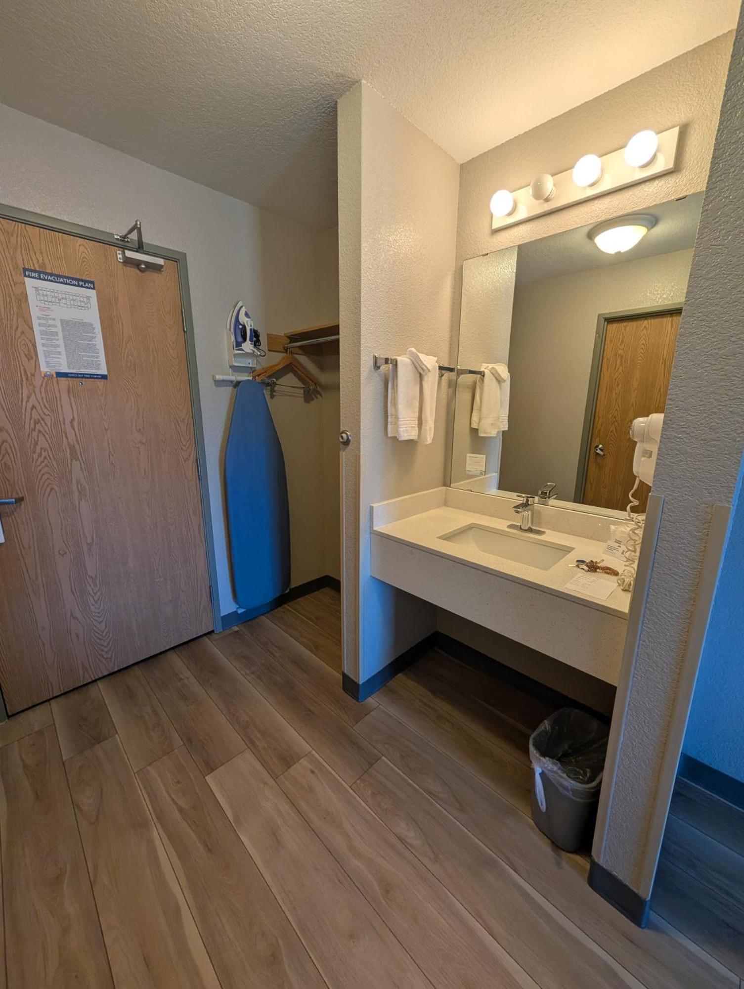 Days Inn & Suites By Wyndham Castle Rock Ngoại thất bức ảnh