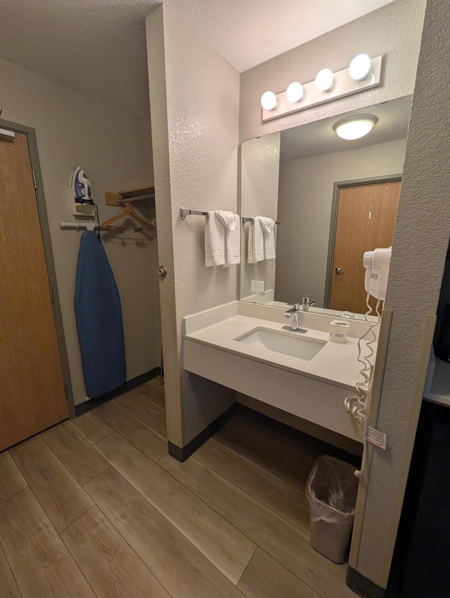Days Inn & Suites By Wyndham Castle Rock Ngoại thất bức ảnh