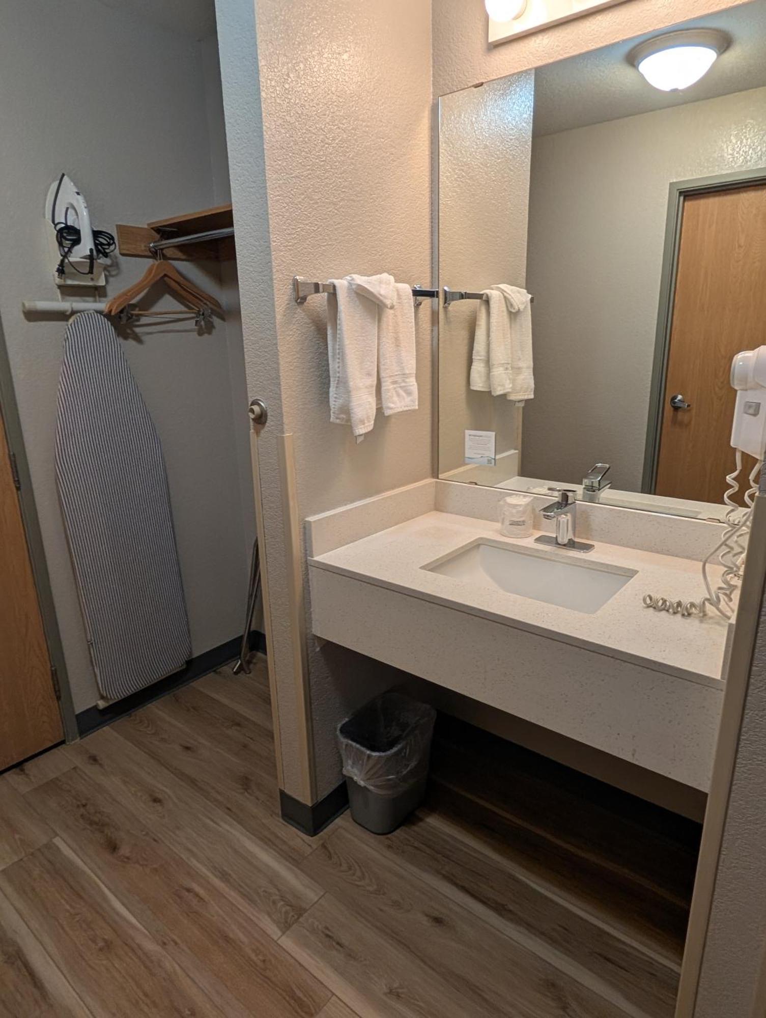 Days Inn & Suites By Wyndham Castle Rock Ngoại thất bức ảnh