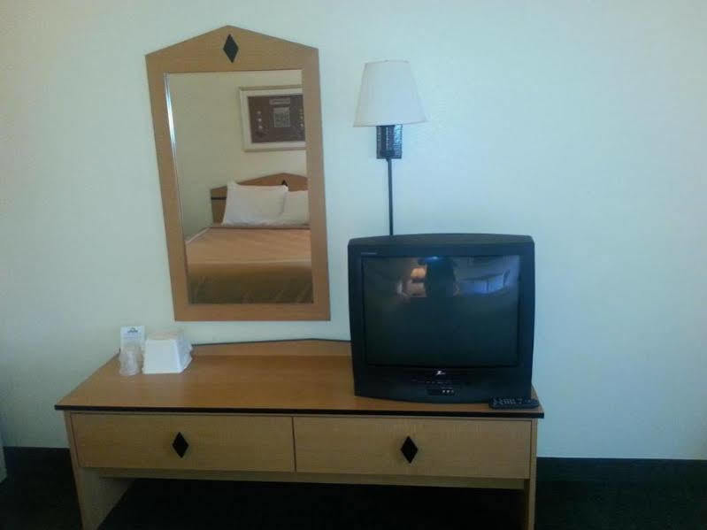 Days Inn & Suites By Wyndham Castle Rock Ngoại thất bức ảnh